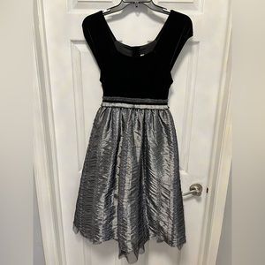 Beautiful holiday dress for girls size 8